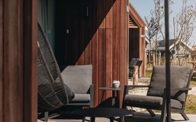 Modern tiny house with dishwasher, beach at 500m