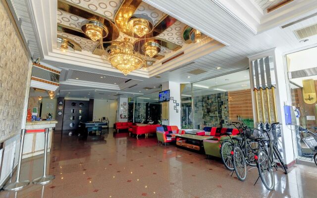 Mou Hotel Luchuan