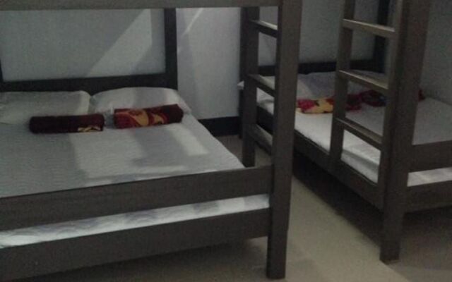 Ysraela Lodging House - Burgos - Hostel