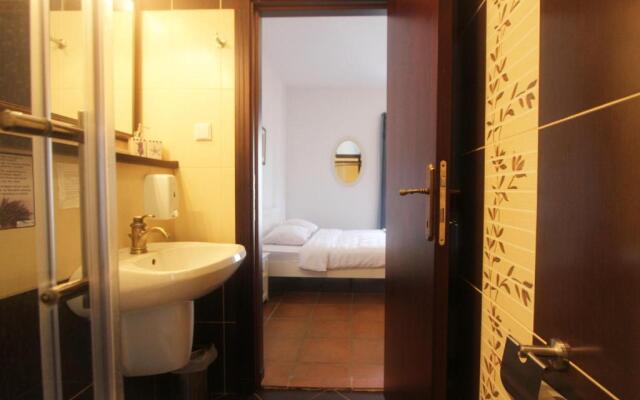 2 BR Apartment in Boka Gardens Complex