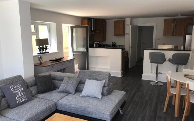 Bournemouth Holiday Let With Hot Tub & Sauna