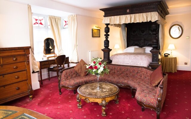 Two Bridges Hotel
