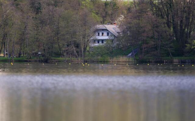 Apartments & Rooms Sebanc by Lake