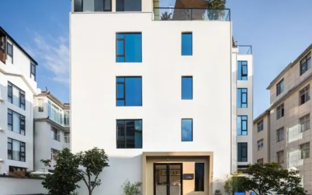 Cloud on the · Yashe B&B (Erhai Ecological Corridor Store) – Exterior – Dali