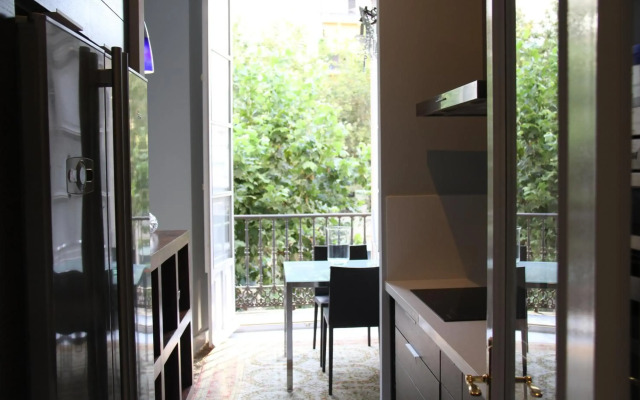 Luxurious 2 bedroom flat in a historic building