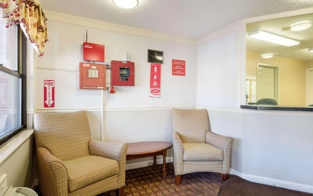 Econo Lodge Boston-Malden
