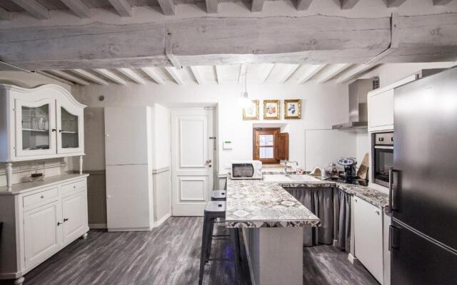 Accogliente Appartamento sulle Colline Toscane