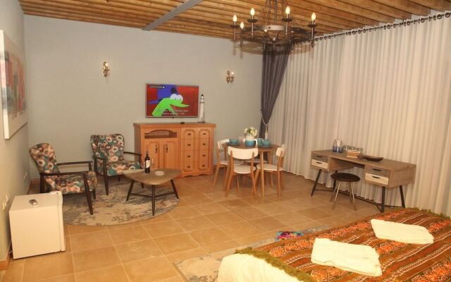 Zarqa Luxury Suites - Couples Only
