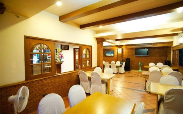 Boom Boom Beach Resort Laem Sing