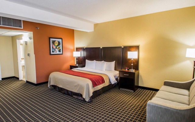 Clarion Inn & Suites Miami International Airport