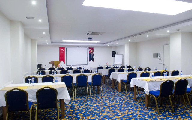 Lavin Otel