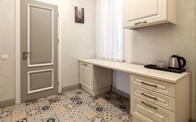 Royal mini-apart hotel on Serbska 6