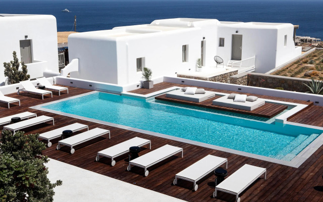 Amyth of Mykonos Super Paradise