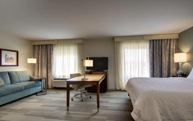 Hampton Inn & Suites Milwaukee West