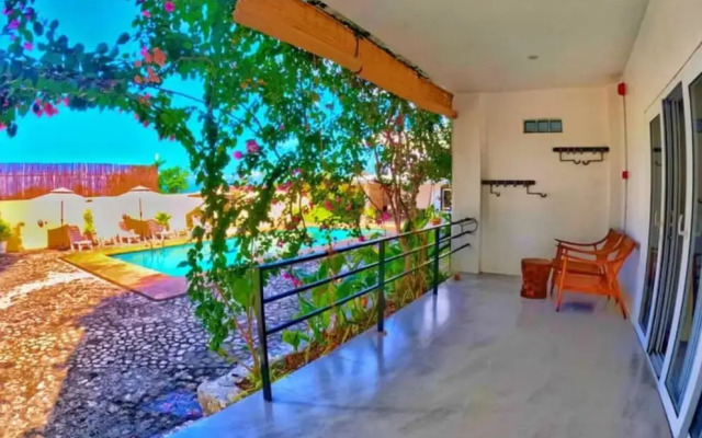 Divers Lodge Plumeria