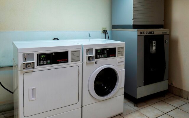 Red Roof Inn Darien - I-95/ North Brunswick