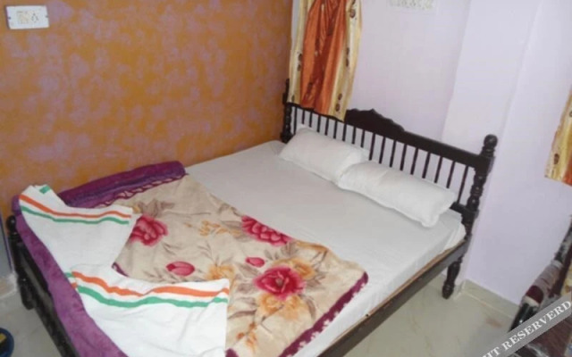 Tanu Guest House