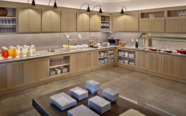 Hyatt Place Chapel Hill / Southern Village