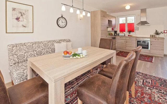 Der Westflügel Mme Mimi 54