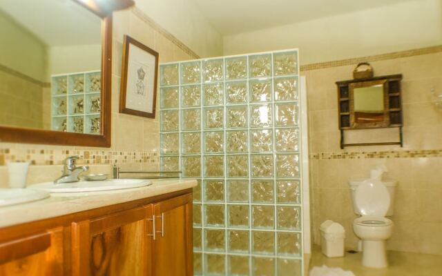 Well Furnished w Private Pool, BBQ & Palapa Bar