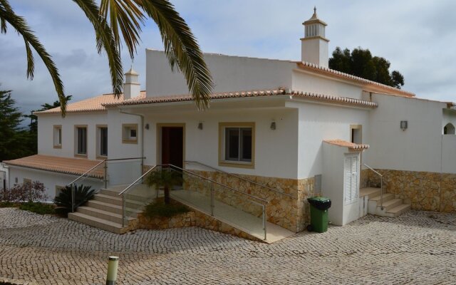 Luxury 5 Bedroom Villa With Private Pool On Funchal Ridge Near Lagos