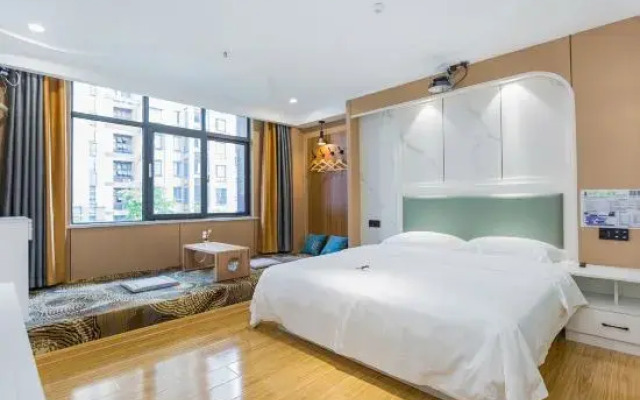Carmen Yingsu unmanned wisdom Hotel (Xuancheng railway station store)