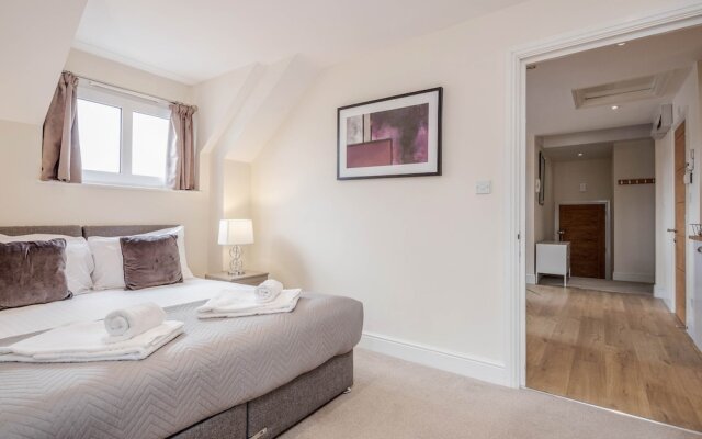 Luxury 1 Bedroom Apartment with Parking