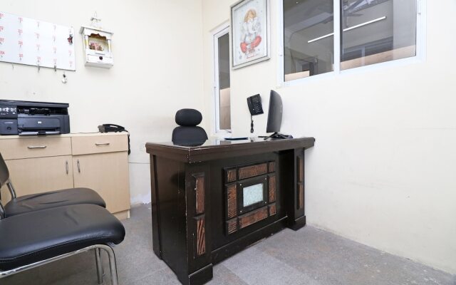 OYO 23660 Nath Residency Guest House
