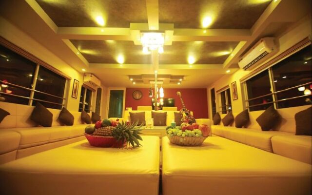 Indiavacationz Houseboat
