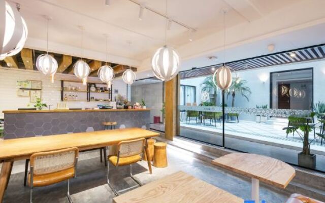 Dengba Hotel Shanghai Changshou Road Branch