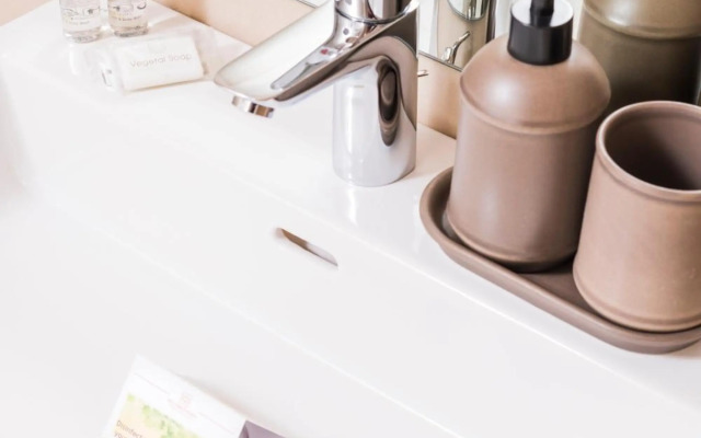 Triiiple Tower Dream Apartments with Rooftop-Summer-Pool by ichbucheAT