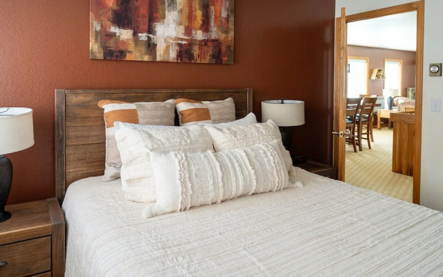 Alpenglow Three Bedroom Two Bath XL A17