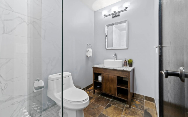 Instant Suites - Luxury 2 BR Suite in Canmore | Banff