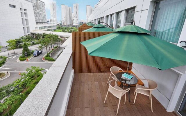 Wirye Militopiahotel By Marine