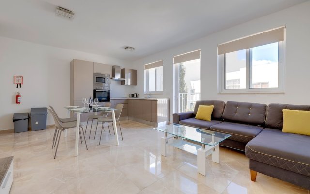 Modern 2BR Apartment in Central St Julian's