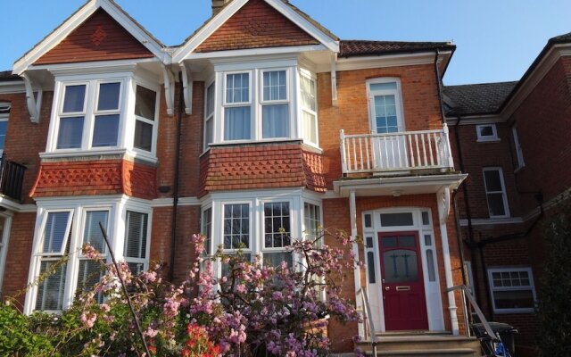 Gorgeous 4-bed House in Bexhill-on-sea, sea Views