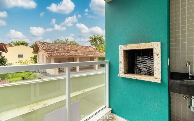 Apto c/sacada e churrasq a 150m da praia SDP0206