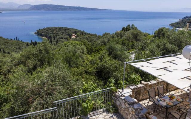 Scirocco And Folitsa Villas