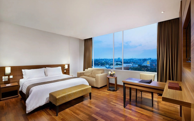 Grand Cakra Hotel
