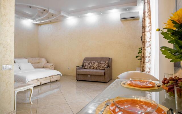 Апартаменты Счастье жить в центре Севастополя на ул. Большая Морская, д.32