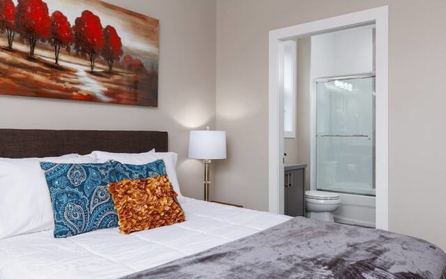 Private and Cozy 2bdr 2BA Home in Kitsilano