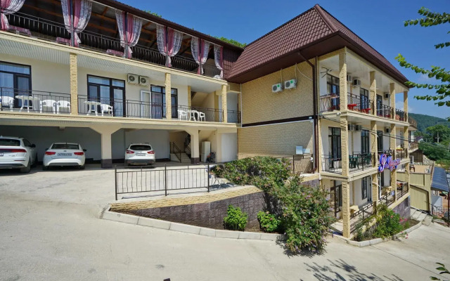 R I Nadezhda Guest house