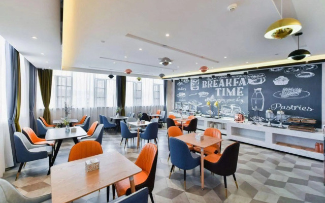 Huangzhicheng Hotel (Kunming Century City Dadu Motian Branch)