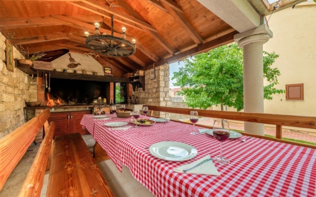 Apartment Bosko - 30m from the sea with parking: A3 Nin, Zadar riviera