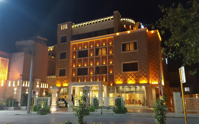 Zandiyeh Hotel