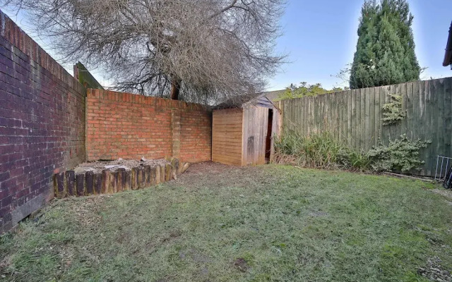 Bright & Airy 3-Bed with Parking