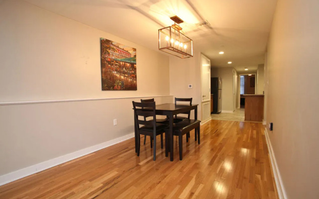 Hosteeva French Quarter Luxury Condo