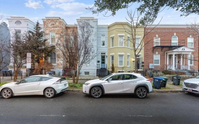 H St DC Haven 3-br Homestay