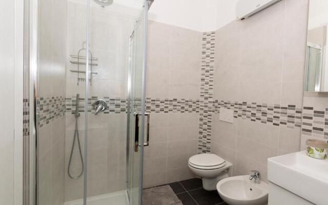 Apartment A lago, private beach and parking