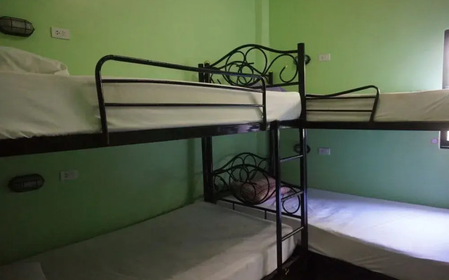 Koh Tao Backpackers Hostel